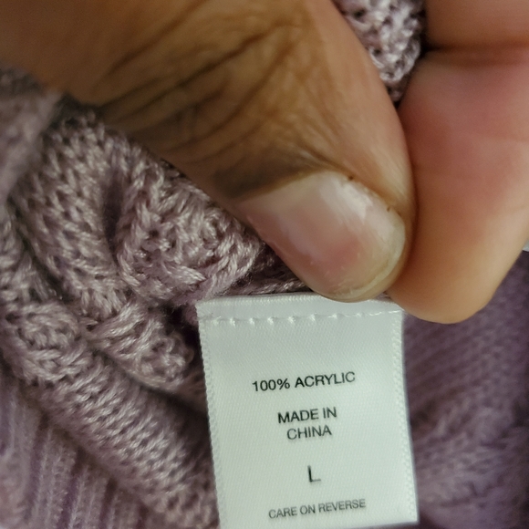 Off the Soulder Sweater - Picture 4 of 4